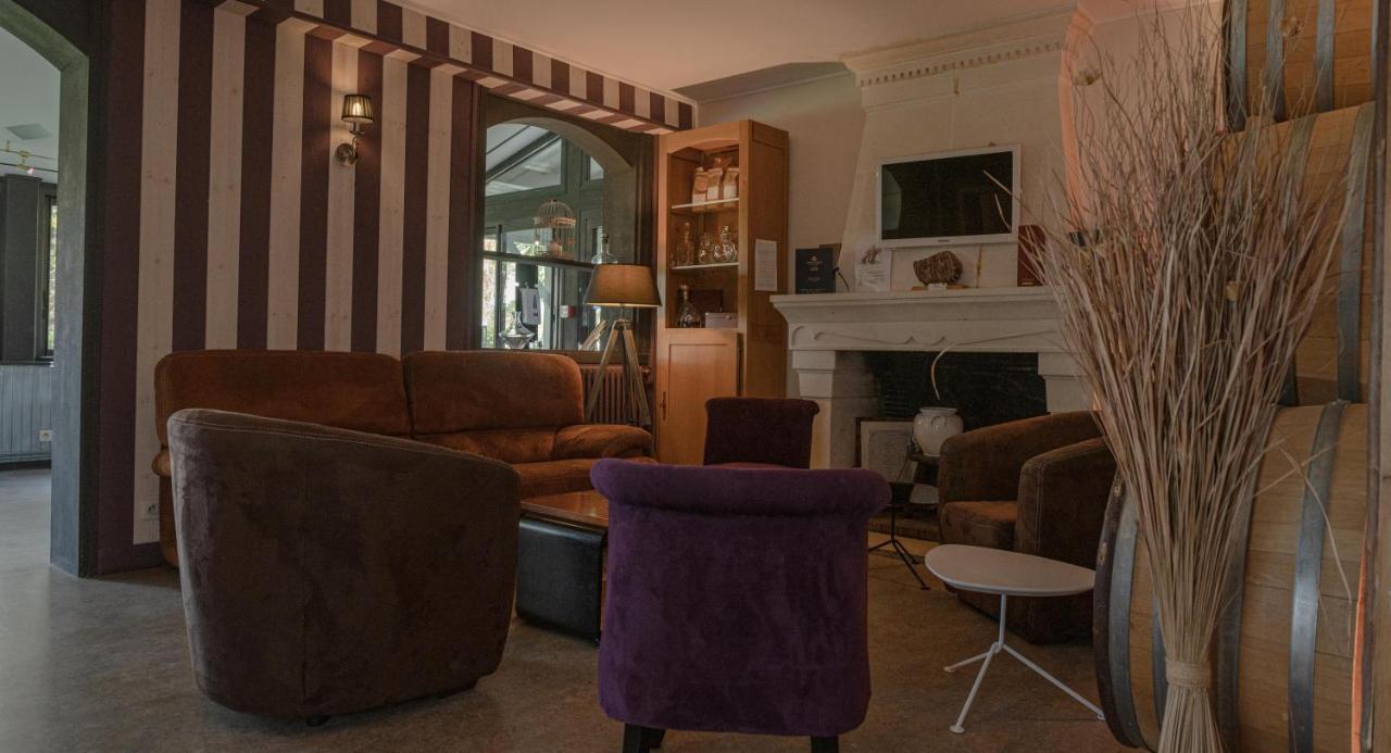 Logis Hotel Restaurant L'Essille Bassac Экстерьер фото