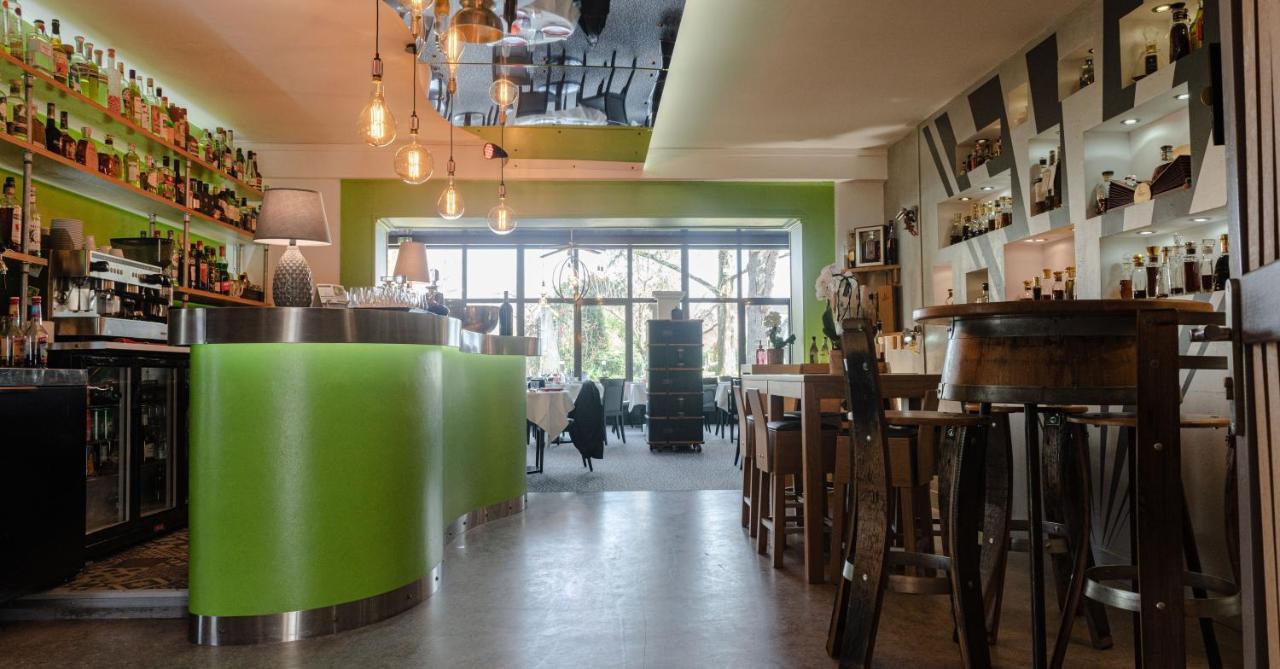 Logis Hotel Restaurant L'Essille Bassac Экстерьер фото